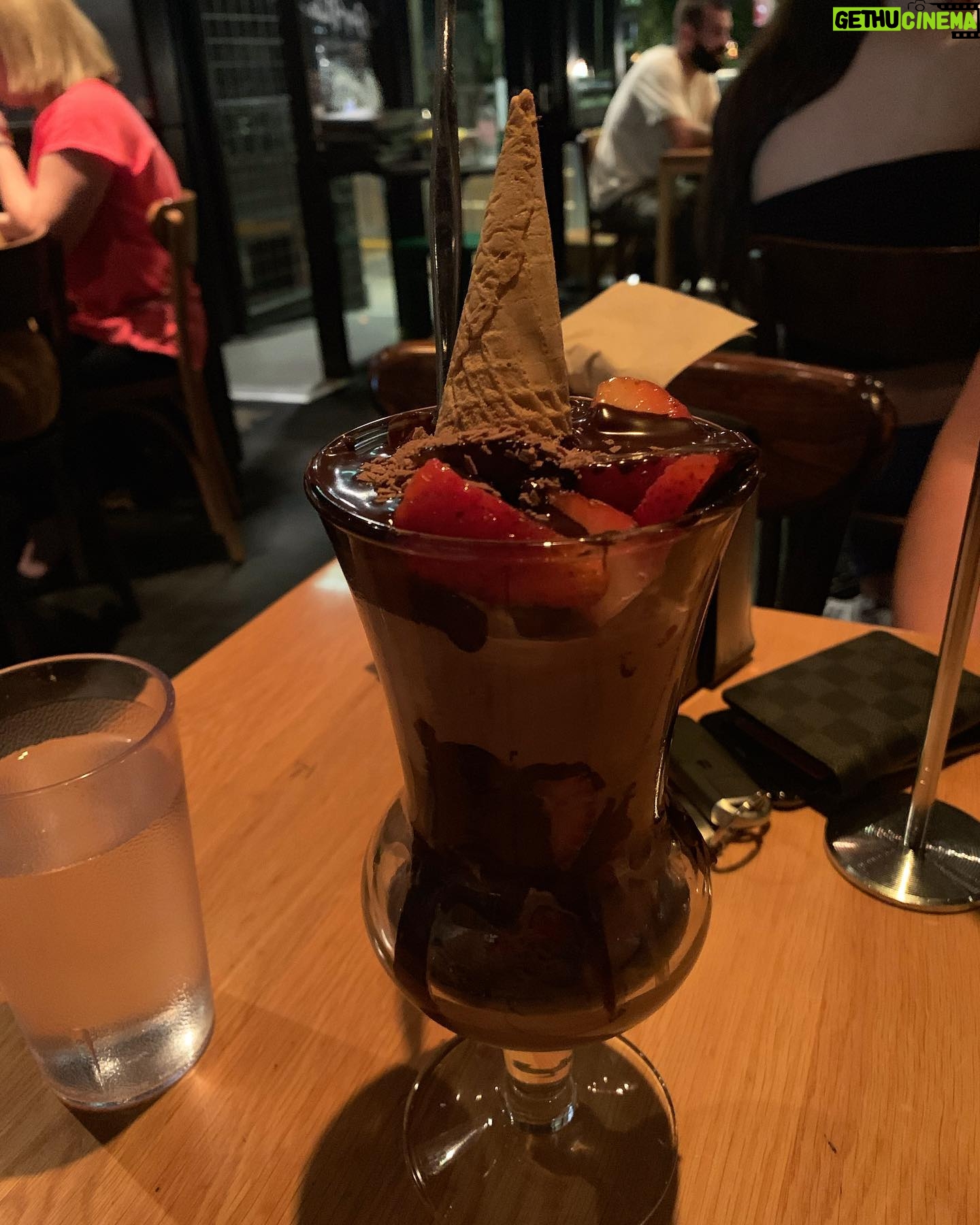 Thalita Latief Instagram - Happy tummy 🤤😌 • #nsw #syd #oz