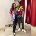 Thalita Latief Instagram - Slide ➡️ sampe akhir! 😌😅 Normal-merem-mulai-rusak- udalah terserah 🤣🤣😂 HAHAHAHAHAHA!!!!…. 😂 • setelah ratusan purnama akhirnya masnyah berhasil saya bujuk ikutan gameshow tv wohooow!!! 💃🏻🕺 • Btw kl pd ngeh… itu lipstick gue kayanya blepetan sampe ke gigi-gigi deh.. 😂😂😂 yatalaaaammm…. Lol 😂 HAHAHA!! • #happygolucky #blessed #grateful #happy #fun #positivevibes #family100