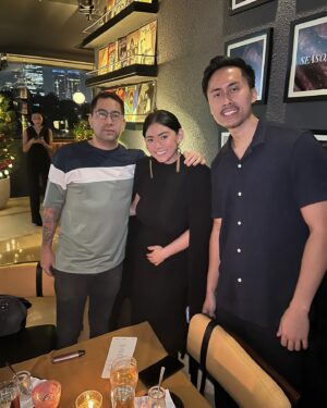Thalita Latief Instagram - Finally hangout with our favo meat guy 😎
We had a great dinner 😋
Well served @dimsthemeatguy 👌🏼
Thank you @pennjakarta for having us 🙏🏻
•
Come, taste it and enjoy the vibes ✨
@pennjakarta x @dimsthemeatguy 
•
#happygolucky #blessed #grateful 
#decemberisourfavoritemonth