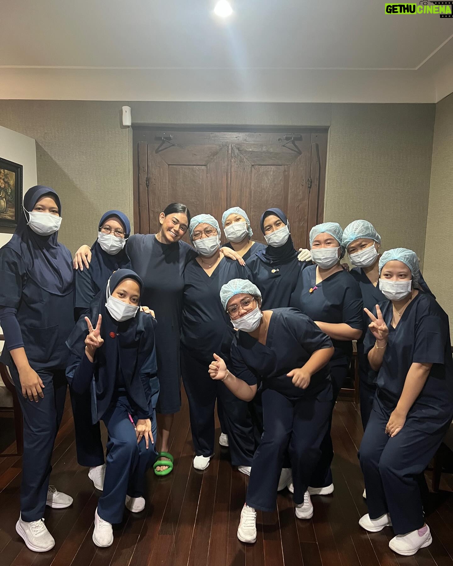 Thalita Latief Instagram - Glad to be back 😍😍😍 YEAYYY!!!… Akhirnya bisa mulai lagi pola hidup sehat sama dokter ter-LUVV @cissienugraha 💕 dan semua suster-suster kesayangankuuu 😍 • Krn berantem melawan masalah unstable hormones yg ada di tubuh tuh tidak semudah itu fergusooo… • Let’s goooo kita buang 30kg jilid 2 hihihihihi… Sehat Sehat Sehat dan SEMANGAT 💪🏼 BISMILLAH 😇 • #positivevibes #hidupsehat