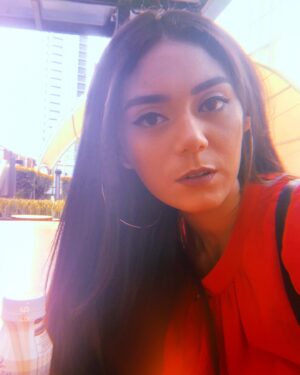 Thalita Latief Instagram - Even if you cannot change all the people around you, you can change the people you choose to be around. 
Life is too short to waste your time on people who don’t respect, appreciate, and value you. Keep your head up.
Spend your life with people who make you smile, 
laugh, and feel loved. (R.T.Bennett)
•
#begrateful