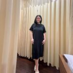 Thalita Latief Instagram - 🔆💃🏻😇 Tahun 2024 ini aku memutuskan utk memulai kembali perjalanan pola hidup sehatku bersama dokter @cissienugraha 😘 • Sebagai cancer survivor dan memiliki unstable hormones itu udah jadi part dlm hidup, utk itu aku kembali melakukan pola hidup sehat yg dokter cissie terapkan, supaya tubuh tetap stabil, pikiran happy, hormon kembali terjaga dan sehat sehat sehat 😍 • Selalu semangat dan pantang menyerah!!! 💪🏼 turun naik timbangan yg aku alamin ini purely side effect krn penyakit tapi banyak yg ga paham memang, gpp 😇 dibully, dihina dan di-julid-in bentuk tubuh juga udah sering wkwkw.. 😉 jadi ya biasa aja, gpp 😇 • Orang-orang disekitarku yg mengenalku, mencintaiku dan menyayangiku krn apa adanya diriku krn ketulusan sikap dan sifatku menjadi diriku sendiri 🥰 bukan asal menilai dan men-judge krn bentuk tubuhku 😉 • krn itu semua tidak akan membuat aku patah semangat utk tetap menjalankan pola hidup sehat dengan bimbingan dari dokterku 💕 • Tujuan nya apa? S-E-H-A-T 🤍 Bonus nya apa? Berat badan turun. Goals nya apa? Bentuk tubuh ideal. • Doakan ya teman” semua.. 😇🥰 Semoga usahaku tahun ini berhasil 💪🏼 • #2024backinshape #2024readyforcomeback #healthylifehappymind #polahidupsehat #happygolucky #positivevibes