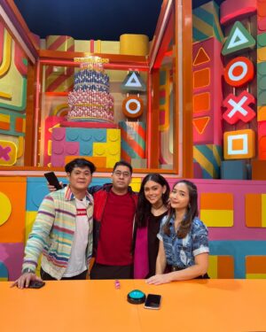 Thalita Latief Instagram - Danke @dreamboxindonesia for having us 🙏🏻
@sumargodenny yg selalu menyalaaa abangkuuu ✨🤣
seru”an brg teamnya ka @kalinaocktaranny 🫰🏼😘
•
Anddd team kita dong pastinyaaa…
Team solid ngabuburce yg menang ga menang 
yg penting “hebring is our lyfee” 😂😂😂 lol wkwkw..
@shaquilladisca @ichanrei @byputra31 
•
#dreambox #dreamboxindonesia #transtv
#blessed #grateful #fun #happy #lucky