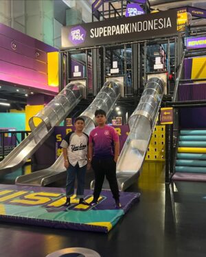 Thalita Latief Instagram - 🇮🇩🇲🇾 cousin’s day out 💙
boyzzz time!! 
same age same month same zodiac 🤦🏻‍♀️😂
•
#lafamilia