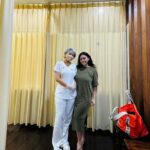 Thalita Latief Instagram - 🔆💃🏻😇 Tahun 2024 ini aku memutuskan utk memulai kembali perjalanan pola hidup sehatku bersama dokter @cissienugraha 😘 • Sebagai cancer survivor dan memiliki unstable hormones itu udah jadi part dlm hidup, utk itu aku kembali melakukan pola hidup sehat yg dokter cissie terapkan, supaya tubuh tetap stabil, pikiran happy, hormon kembali terjaga dan sehat sehat sehat 😍 • Selalu semangat dan pantang menyerah!!! 💪🏼 turun naik timbangan yg aku alamin ini purely side effect krn penyakit tapi banyak yg ga paham memang, gpp 😇 dibully, dihina dan di-julid-in bentuk tubuh juga udah sering wkwkw.. 😉 jadi ya biasa aja, gpp 😇 • Orang-orang disekitarku yg mengenalku, mencintaiku dan menyayangiku krn apa adanya diriku krn ketulusan sikap dan sifatku menjadi diriku sendiri 🥰 bukan asal menilai dan men-judge krn bentuk tubuhku 😉 • krn itu semua tidak akan membuat aku patah semangat utk tetap menjalankan pola hidup sehat dengan bimbingan dari dokterku 💕 • Tujuan nya apa? S-E-H-A-T 🤍 Bonus nya apa? Berat badan turun. Goals nya apa? Bentuk tubuh ideal. • Doakan ya teman” semua.. 😇🥰 Semoga usahaku tahun ini berhasil 💪🏼 • #2024backinshape #2024readyforcomeback #healthylifehappymind #polahidupsehat #happygolucky #positivevibes