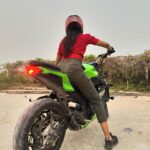 Thamizh Selvi Instagram - Experienced a 600cc for the first time 🔥 @m.s.kruba ‘s beast ⚡️ CBR600f4i
