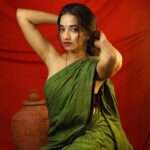 Thamizh Selvi Instagram - Don’t worry, it isn’t the asoka trend ! #selfportrait