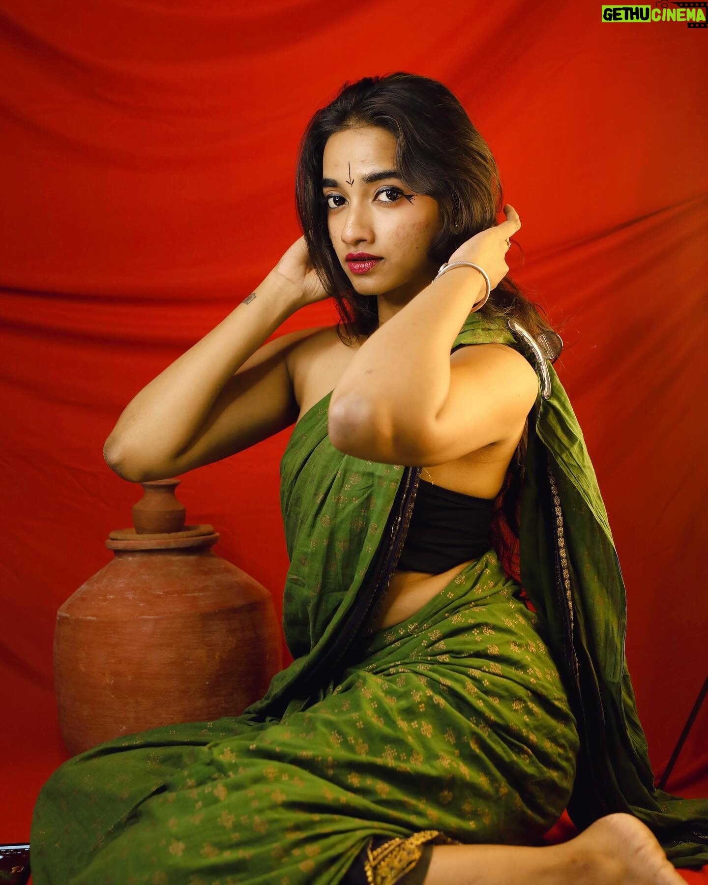 Thamizh Selvi Instagram - Don’t worry, it isn’t the asoka trend ! #selfportrait