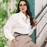 Thamizh Selvi Instagram - Because @iamsandy_off loved this outfit 🤍✨ The goal was to dress up like him and yes, successfully impressed him 🙈 MUA: @sri_makeoverz Photographer: @click_art_photograhy