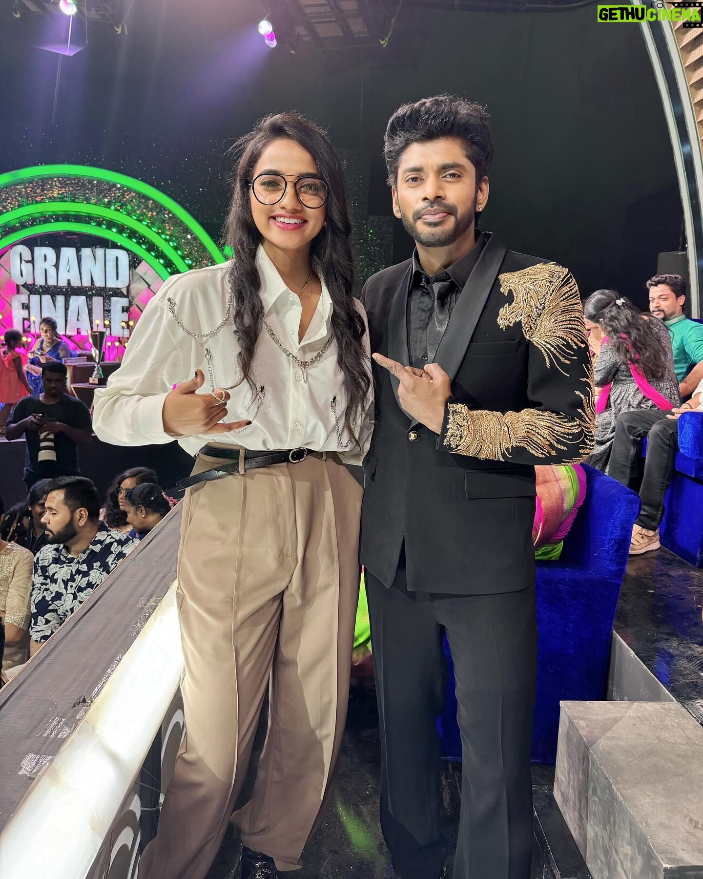 Thamizh Selvi Instagram - Because @iamsandy_off loved this outfit 🤍✨ The goal was to dress up like him and yes, successfully impressed him 🙈 MUA: @sri_makeoverz Photographer: @click_art_photograhy