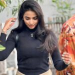 Thamizh Selvi Instagram - Just decided to look pretty today 🤍