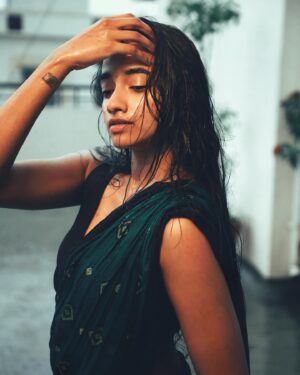 Thamizh Selvi Instagram - Vanakiliye 🖤
PC: @_llama._.drama_
