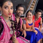 Thamizh Selvi Instagram - Wholesome 🫂🤍 @prasanth_dancer_ @sri_makeoverz @im_raveena_daha @iamvvignesh