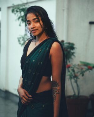 Thamizh Selvi Instagram - Vanakiliye 🖤
PC: @_llama._.drama_