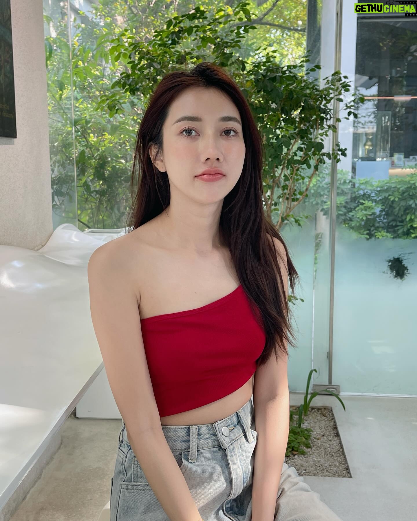 Thanwaporn Nasombat - 3 Likes - ตื่นแล้วฮับบ 🌹