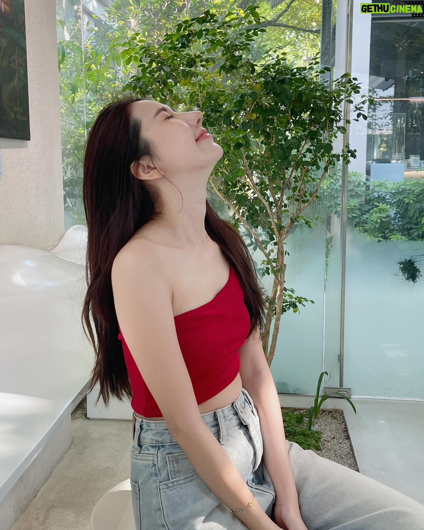 Thanwaporn Nasombat - 3 Likes - ตื่นแล้วฮับบ 🌹