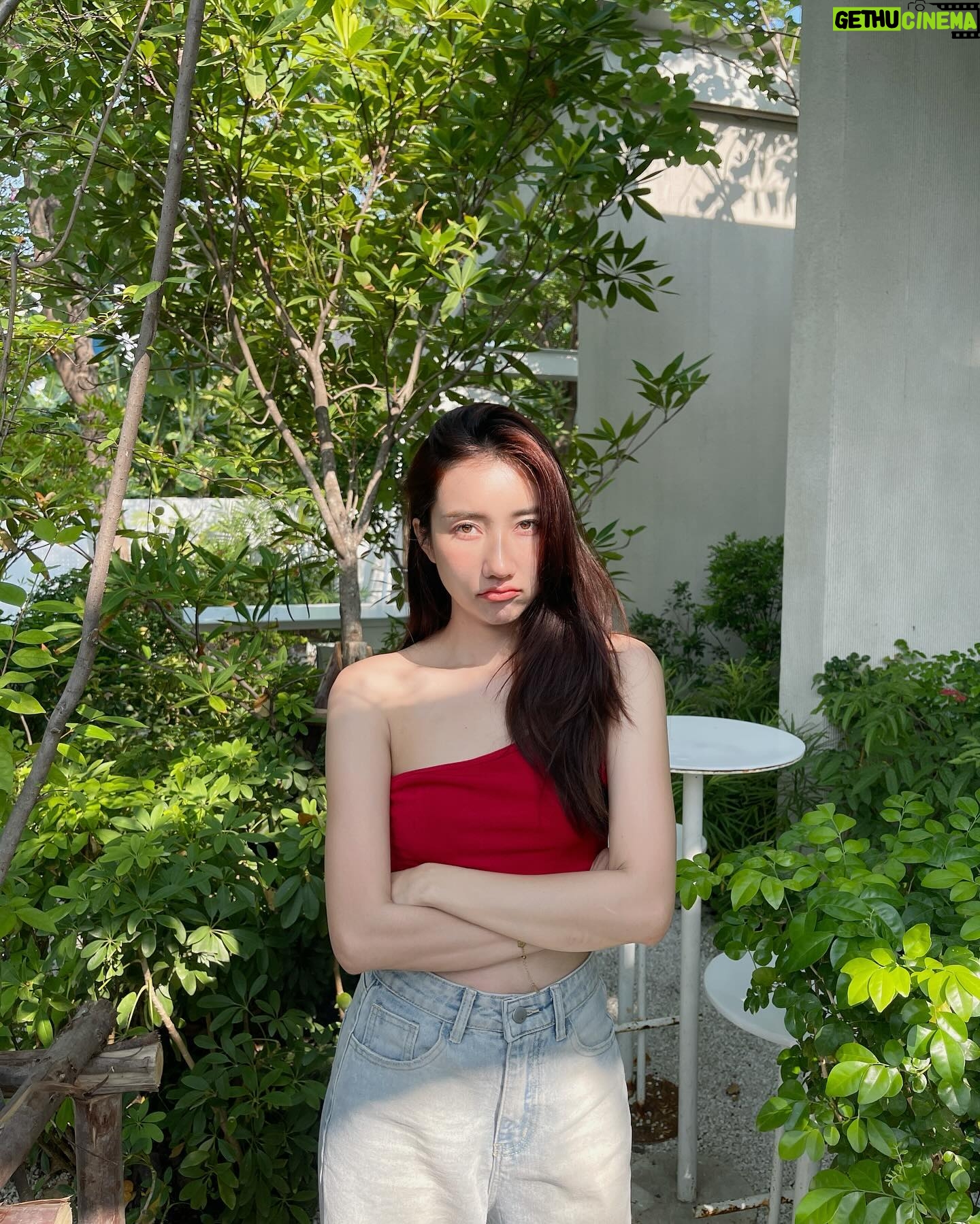 Thanwaporn Nasombat - 3 Likes - ตื่นแล้วฮับบ 🌹