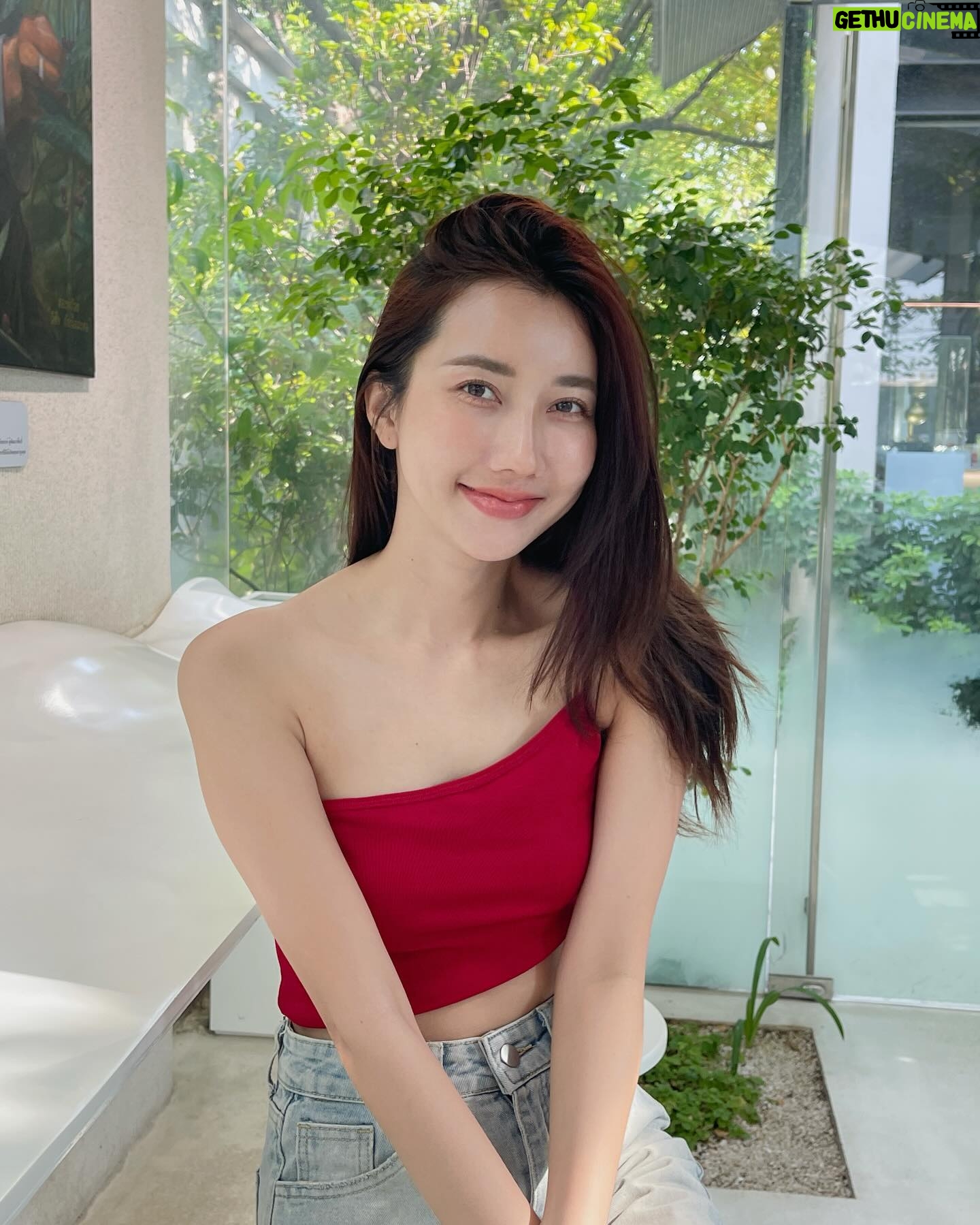 Thanwaporn Nasombat - 3 Likes - ตื่นแล้วฮับบ 🌹