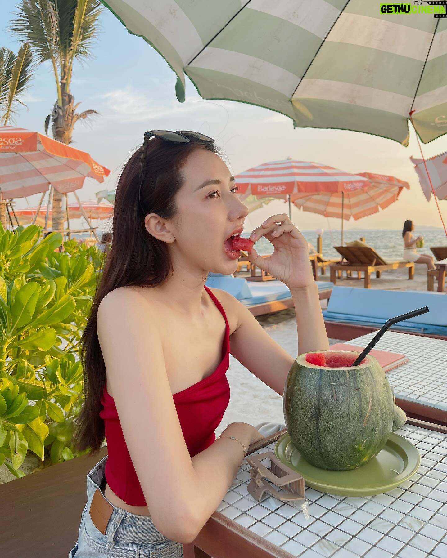Thanwaporn Nasombat - 3 Likes - บักแตงโมปั่นร้านหนิคือที่สุด 🍉