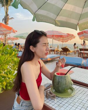 Thanwaporn Nasombat Instagram - บักแตงโมปั่นร้านหนิคือที่สุด 🍉
