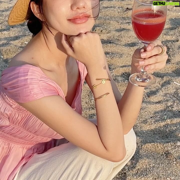 Thanwaporn Nasombat Instagram - #นะโมจะเที่ยว #AllureBeautyDrink 🩷✨