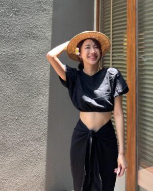 Thanwaporn Nasombat Instagram - คิดถึง 40 องศา ที่ไทยแล้ว 😂☀️

#นะโมจะเที่ยว