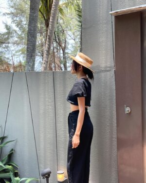 Thanwaporn Nasombat Instagram - คิดถึง 40 องศา ที่ไทยแล้ว 😂☀️

#นะโมจะเที่ยว