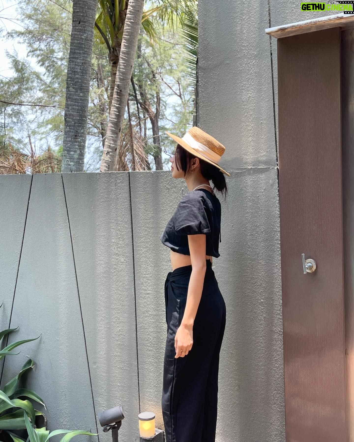 Thanwaporn Nasombat - 3 Likes - คิดถึง 40 องศา ที่ไทยแล้ว 😂☀️
#นะโมจะเที่ยว