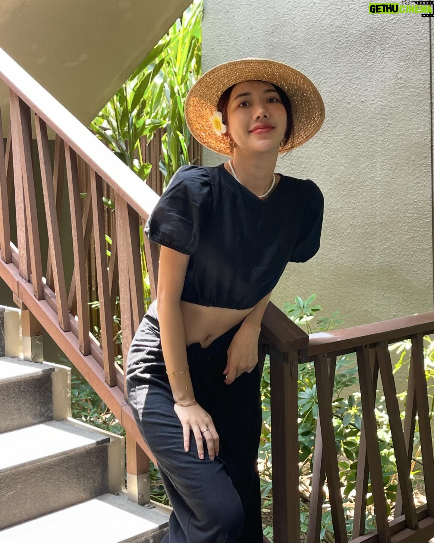 Thanwaporn Nasombat - 3 Likes - คิดถึง 40 องศา ที่ไทยแล้ว 😂☀️
#นะโมจะเที่ยว