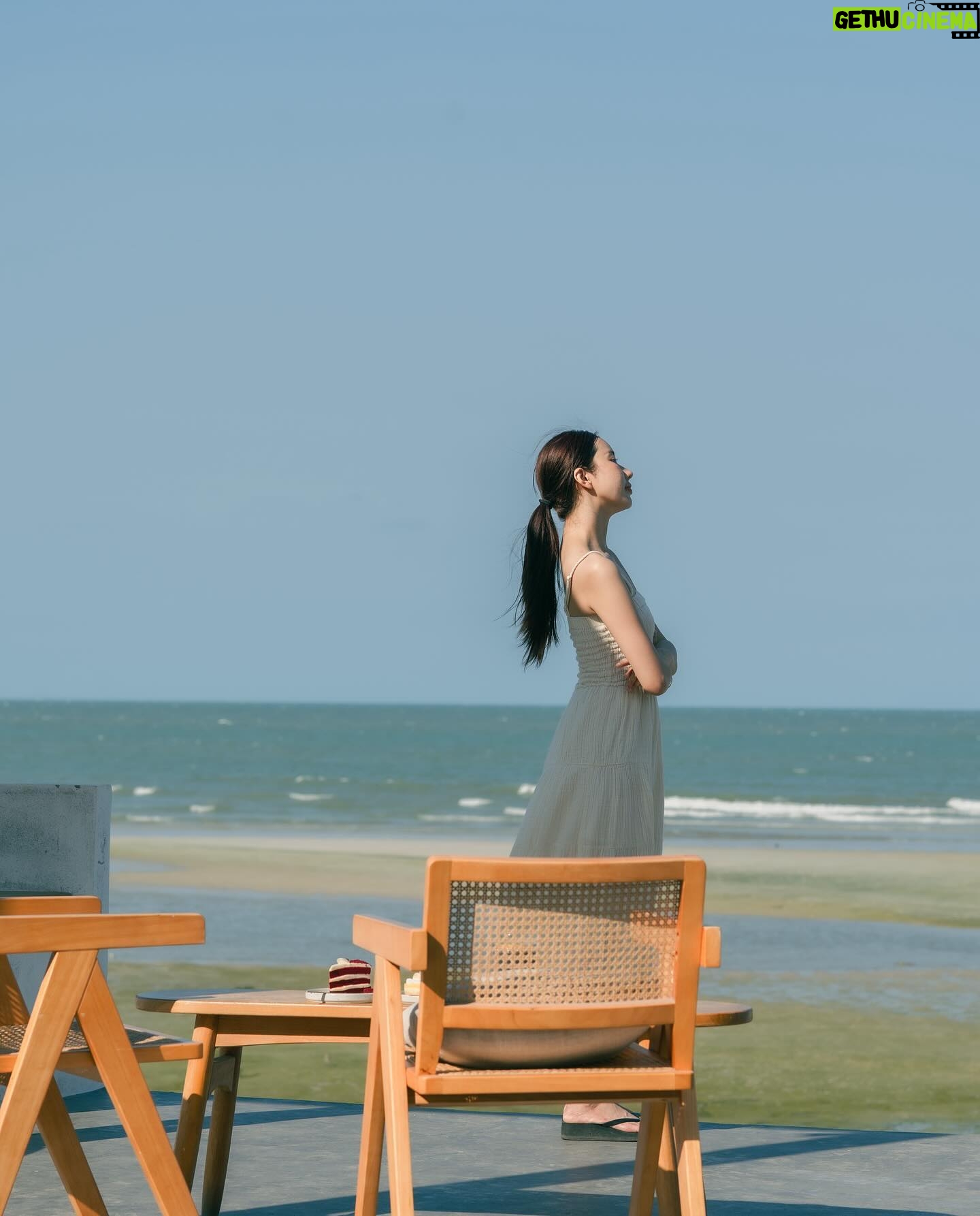 Thanwaporn Nasombat - 3 Likes - ร้านกาแฟลับๆริมหาดหัวหิน 🌴
มาทีไรก็ชอบ 🌊
#นะโมจะเที่ยว