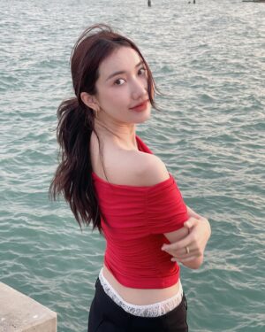 Thanwaporn Nasombat Instagram - หัวหินมีอะไรบ้างงับ 🌊🐚🦪

#นะโมจะเที่ยว