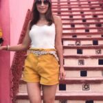 Thays Gorga Instagram - Finalmente vamos começar com os looks de verão?!🏝 🌞 Fiquei tão feliz que o calorzinho voltou! E esse look fofo usei na viagem! Bem verão e bem confortável, do jeito que a gente gosta!✨