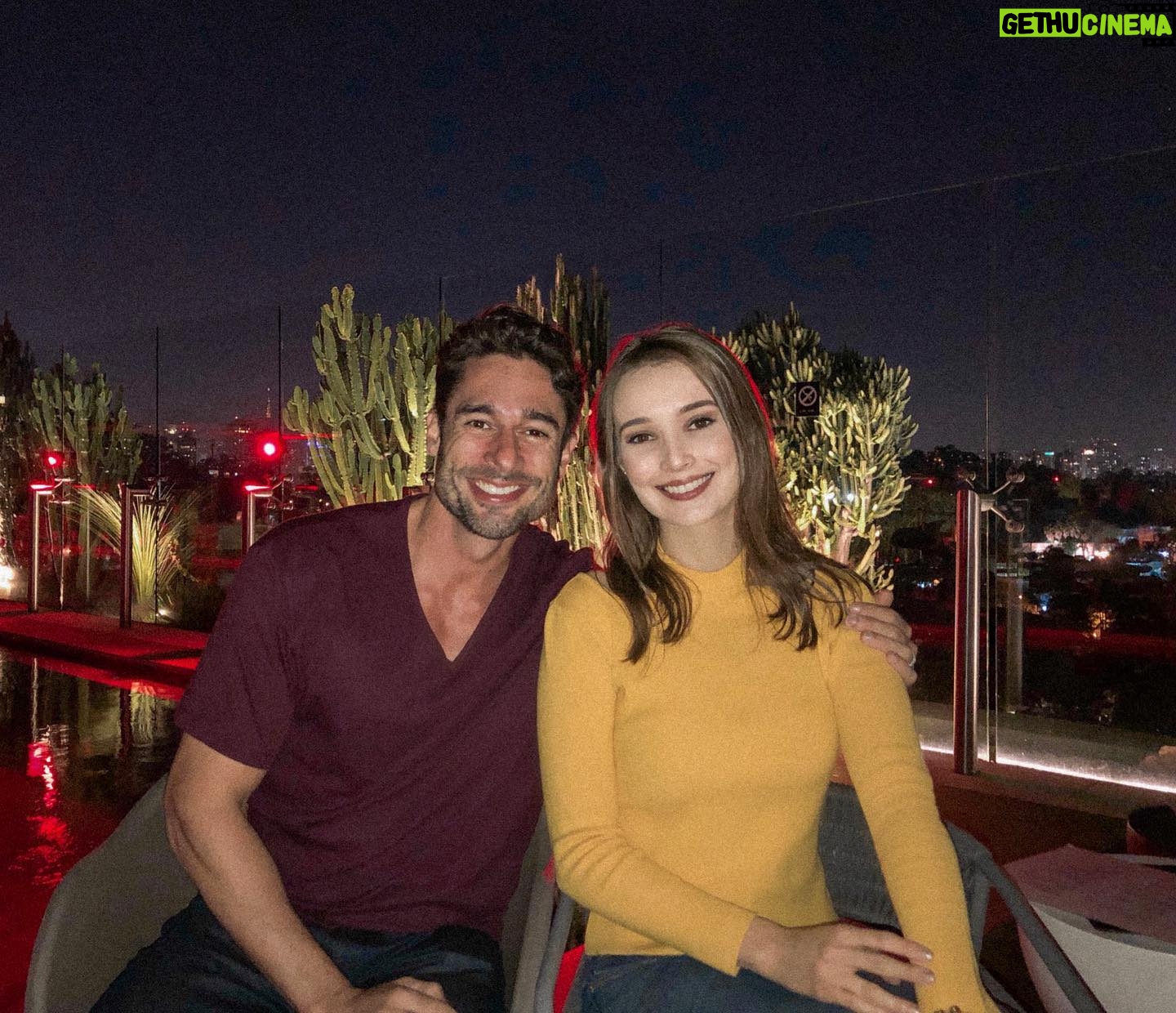 Thays Gorga - 6.6K Likes - Aquela foto que faz os Zapping Zonicos morrerem de saudades! E a gente também, né @rafabaronesi ?
Ontem foi dia de assistir @tebaslandbrasil no Sesc 24 de Maio, um espetáculo lindo! E de quebra jantar com amigos queridos e matar as saudades do Rafinha! Não dava para encerrar melhor o fim de semana!💗