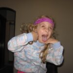 Thays Gorga Instagram – Hoje é o dia da minha amorinha, da minha Twin!
Eu a vi nascer, dei comida, dei banho, limpei bumbum… 💩 e aí ela cresceu… deixou de ser um pouco “minha filha” e virou minha melhor amiga, minha parceira, minha cúmplice e minha confidente.
E eu tenho tanto orgulho dela… ela é linda, inteligente, educada, responsável, tem valores sólidos, tem brilho e tem luz! 
Ela é meu xodó e eu daria a vida por ela porque eu a amo mais que tudo!
Feliz aniversário Twin! Você é um presente de Deus nas nossas vidas! Demorou para chegar, mas quando veio transformou cada um de nós e fez tudo ser muito mais legal… Com que eu falaria gatônes se não fosse com você?😻🐱🐈
Te desejo tudo de mais lindo e estarei sempre por perto para te ajudar, te apoiar e comemorar suas conquistas, que eu tenho certeza que serão muitas porque você é demais!
Te amo! Conte comigo sempre! 
Que seu dia seja lindo… e cheio de guloseimas… me aguarde! Hehehe