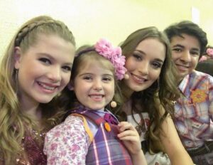 Thays Gorga Instagram - Um #tbt cheio de fofuras!
•
#cumplicesdeumresgate #c1r #tbt #novela #sbt #carinhadeanjo #asaventurasdepoliana