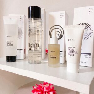 Thays Gorga Instagram - Como fica a sua pele fica quando as temperaturas baixam?

O kit de skincare de Beyoung ajuda se a sua pele resseca ou se ela fica mais oleosa.

A limpeza é fundamental com a duplinha cleanser   agua micelar.
Já o Booster é um sérum que ajuda a manter a pele hidratada por mais tempo e também controla a oleosidade, sendo o tratamento ideal para deixar sua pele saudável durante o inverno.

E o FPS é fundamental para proteger o rosto dos raios solares.

Aproveita que a rotina de skincare de beyoung foi pensada para cuidar da pele no inverno. E essa semana com desconto de 53%   FRETE GRÁTIS!

#publi #beyoung #pele #skincare