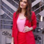 Thays Gorga Instagram – Um amor por vermelho e rosa! 💗 Cores calientes para dar uma esquentada nesse verão invernoso de SP!
#moda #vermelho #rosa #combinandocores #bemvestida #atriz #namoda
