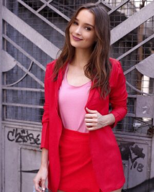 Thays Gorga Instagram - Um amor por vermelho e rosa! 💗 Cores calientes para dar uma esquentada nesse verão invernoso de SP!
#moda #vermelho #rosa #combinandocores #bemvestida #atriz #namoda