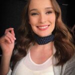 Thays Gorga Instagram - Sorrindo para esse fim de semana prolongando e congelante de Sp! Se alguém encontrar um esquimó na rua, pode me cumprimentar! ☃️ Sou dessas que quando a temperatura é menor que 16 graus, já acha que está no Alaska!❄️