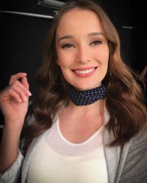 Thays Gorga Instagram - Sorrindo para esse fim de semana prolongando e congelante de Sp!
Se alguém encontrar um esquimó na rua, pode me cumprimentar! ☃️ Sou dessas que quando a temperatura é menor que 16 graus, já acha que está no Alaska!❄️