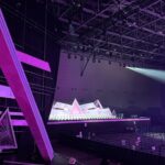 Thelma Aoyama Instagram - PRODUCE 101 JAPAN THE GIRLS 16日にとうとうファイナルを迎えました。 S2でもトレーナーとして関わらせて頂いたので、一度経験しているから大丈夫って思ってたけど、やっぱりファイナルを迎えて数日間色んな感情がぶつかり合ってました。 レベル分けからファイナルまでは凄く長く感じるけど、いつも最後は一瞬。 今回はコロナが開けていたので101人からスタートでした。 韓国での合宿もあっり、慣れないスケジュールの中、ホームシックになる子だったり、環境に戸惑う子、オーディションが初めてで緊張しちゃう子だったり、風邪でレッスンに出れない子、毎日不安や葛藤に駆られていた子は少なくなかったと思う。 それでも練習生みんな互いに支え合いながら、沢山努力を重ね、本当に頑張ってました。 最初から一つ一つのレッスンやステージを真剣に全力でみんな取り組んでくれました。 どんな緊張やプレッシャーを抱えながらもいつも堂々とステージに立つ姿はかっこよかった。 みんな本当に凄いよ!!本当に強い!! もちろんライブは生物だから悔しい瞬間もあったけど、その経験は最高級の武器にもなるって私は信じてます。 会う度にみんなの声の特徴や癖が見えてきて、指導するポイントも明確になっていったし、レッスンの度にみんながとてつもなく成長していく姿に感動してました。 声は（きっとダンスも）感情が素直に出るから、出来るだけ声帯も心も緩めれる様に寄り添うことを心がけてレッスンを進めていきました。みんなと沢山話たのも今ではいい思い出です。 この数ヶ月色んなことがあったけれども、とても掛け替えのない時間でした。 S2もそうだけど、本当にみんなから学ぶことが沢山ありました。レッスン後には毎回新たな課題を見つけれたし、みんなと沢山「音楽」と向き合えました!! 何があろうと私は「みんな」の成長が毎日のモチベーションでしたし、原動力でした。 どんな時も心を枯らさず、常に自分と向き合い、前を向き、諦めなかった。 みんなのその強い意志に何度も救われました。 だからひとり一人に感謝の気持ちでいっぱいです。 本当にありがとう。 本当に本当に有り難う!!!! そして本当にお疲れ様。本気でみんな最高だし、大好きだよ。 惜しくも脱落してしまった練習生のみんなも誰かにとってはもう「アイドル」です。 ひとり一人輝くものを確実に持ってます。 これからどんな道を歩もうと、確実に「仲間」は居ます。 流した涙も悔しさも宝物です。 だから胸を張って突き進んで欲しいと思う。 （※事務所選びは慎重に!契約書もちゃんと読んでね!) トレーナーのみんな＆カエラさん!! 本当にありがとうございました!!心の底からラブです。 全てのスタッフの皆さん：トレーナーのみんな・練習生へ沢山の愛をありがとうございました!!!沢山休んで下さい。 ご家族の皆様：心配になる瞬間も多々あったと思いますが、大切な娘さんを私たちに預けてくださって本当に有り難う御座いました。 国プの皆さん:練習生のみんなへの沢山の応援と投票をありがとうございました。みんなにとって励みにもなり、パワーにもなっていたと思います。これからも「愛」がある言葉で応援よろしくお願い致します。 改めてME:Iのみんな、デビューおめでとう! パワーアップしたみんなの姿を心から楽しみにしてる。 みんなと出会えて幸せです。 みんなに愛を♡ テルマ