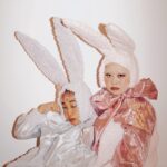 Thelma Aoyama Instagram - あけましておめでとうございます！ 2023年もよろしくお願いいたします！ 全国の卯年の皆さん、ついに我々の時代がやって来ました😂 我々も卯年生まれということで… 2人でうさぎになりました😂 恥ずかしいけど、普段虎と辰の間でビビり散らかして震えていますので、今年ばかりは、周りを気にせずバリバリうさぎをかましていきたいと思います！震 沢山の笑顔と愛で溢れた一年になりますように🐰 どんな1年になるかなー？🥹 #本厄 #おわた 青山テルマ　渡辺直美