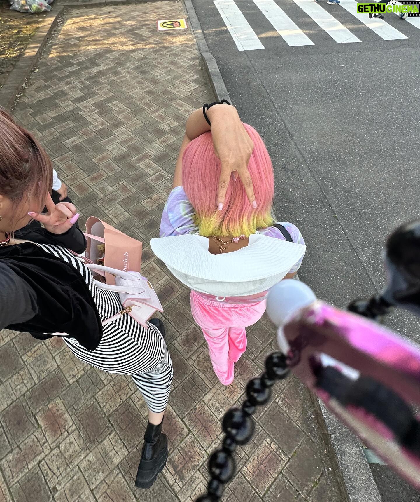 Thelma Aoyama Instagram - 🌸🩷☀️✌🏽🐳最高な休日🩵🌺🐬🦋🌴🌻 @ange1115 (いつメン) @y_atsushi0123 (初メン) ドライブ→公園→YouTube撮影→お台場でガチャ→プリクラ→クレープ→足ツボ🩷🙋🏽♀️ 楽しすぎた1日🫶🏼