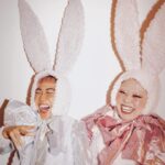 Thelma Aoyama Instagram - あけましておめでとうございます！ 2023年もよろしくお願いいたします！ 全国の卯年の皆さん、ついに我々の時代がやって来ました😂 我々も卯年生まれということで… 2人でうさぎになりました😂 恥ずかしいけど、普段虎と辰の間でビビり散らかして震えていますので、今年ばかりは、周りを気にせずバリバリうさぎをかましていきたいと思います！震 沢山の笑顔と愛で溢れた一年になりますように🐰 どんな1年になるかなー？🥹 #本厄 #おわた 青山テルマ　渡辺直美