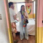 Thelma Fardin Instagram - Elegir ser feliz es a veces el mayor desafío. Hace una semana después de un congreso donde junto a grandes mujeres removimos cosas muy duras , me vino a visitar él, estar en hoteles me cuesta muchísimo y Niki vino a acompañarme para que la lucha no sea sólo sacrificio, aunque muchos esperen que solo sea eso. Les agradezco a cada uno de los que nos mandan amor, porque saben que amar a veces es lo más revolucionario que podemos hacer. Te amo @nico__riera , qué vida intensa. ♥️