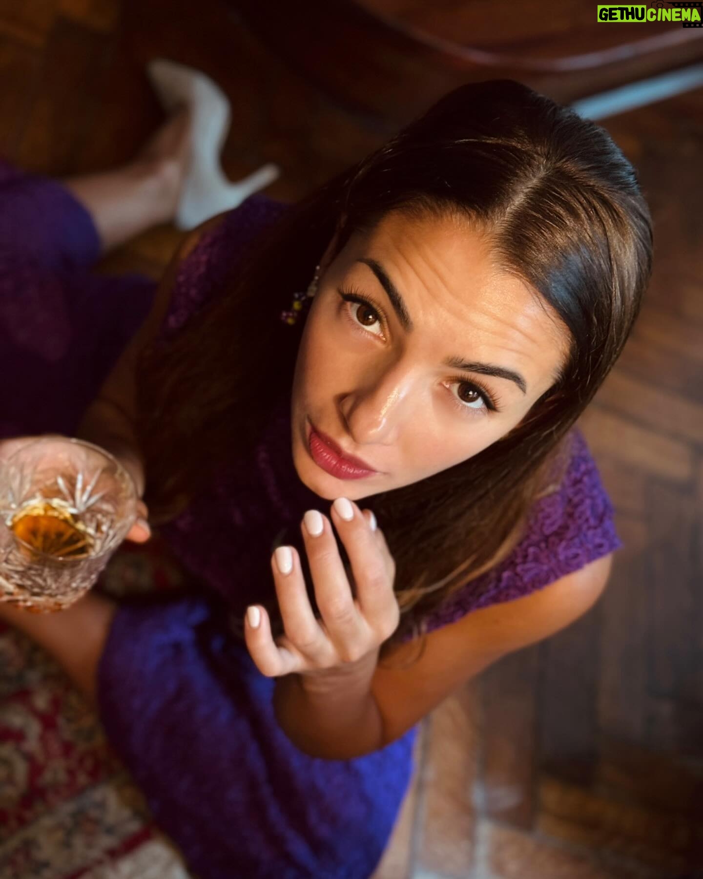 Thelma Fardin Instagram - Un domingo setentoso @dbdivinabolivia 💜