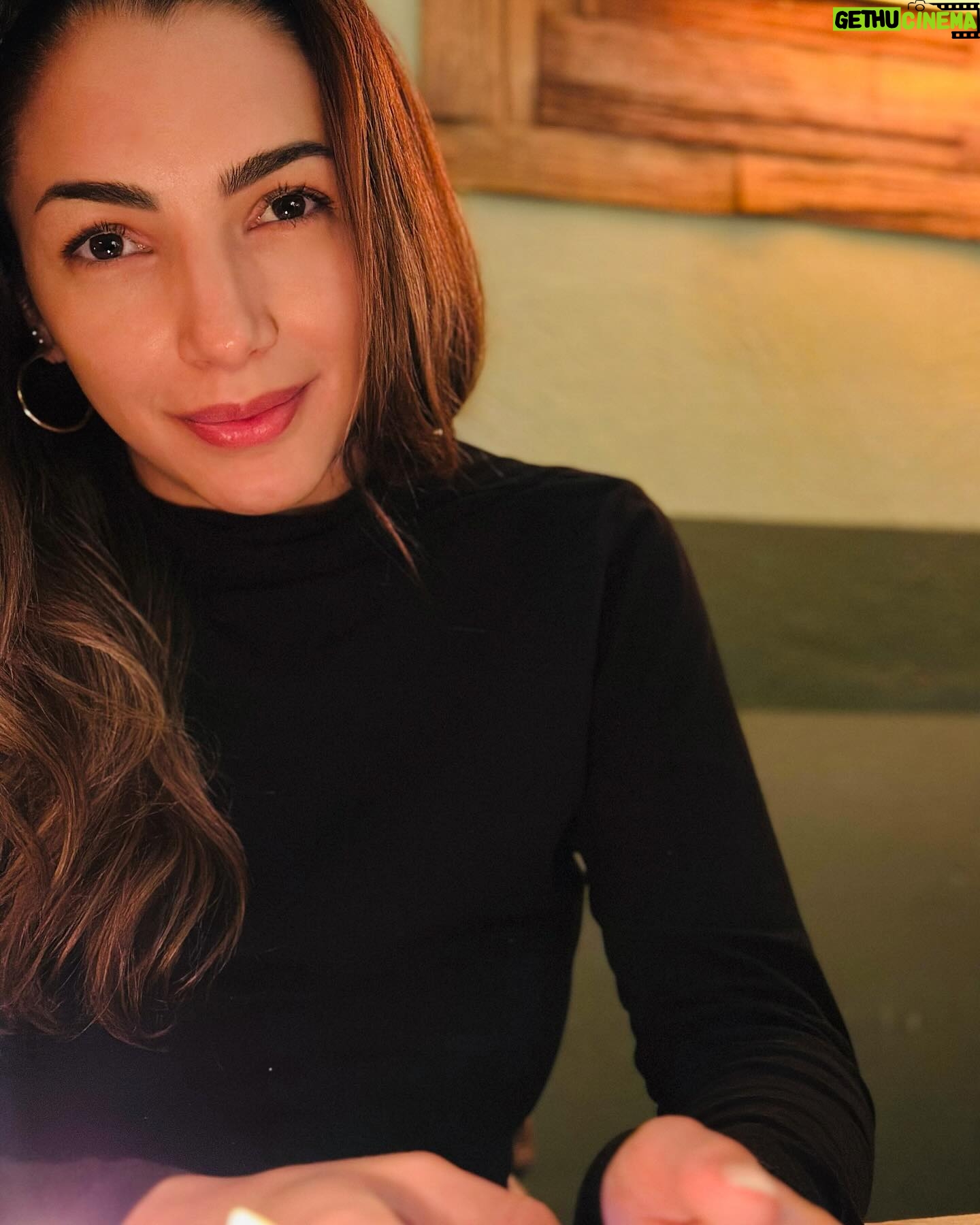 Thelma Fardin Instagram - Danke schön 🇩🇪