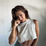 Thelma Fardin Instagram - No, no tengo un departamento de 500 mil dólares comprado con plata del Estado. Cómo me rompen los ovarios con sus mentiras. Vengan con pruebas. Ojo: no valen recibos de sueldo truchos como los que me inventaron en los últimos 5 años. Les gusta construirme como élite para alejarme de la gente, para inocular odio, porque no tienen argumentos serios para deslegitimar mi lucha. Besis Las fotos son excusa para decir esto.