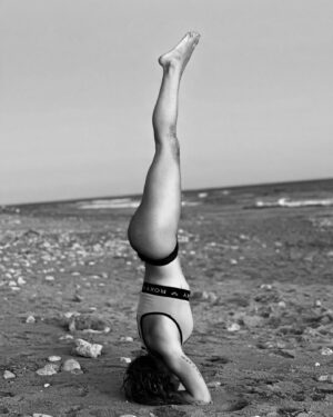 Thelma Fardin Instagram - 🧘‍♀️ 🌊 y @roxyargentina