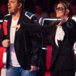 Theo Rose Instagram – Tinuta asta a fost una dintre preferatele mele din sezonul 11 de @vocea_romaniei .
Mi-am dorit un costum frumos si @alinaavramofficial s-a ocupat. 
@lucyfaur se ocupa sa imi satisfaca toate fanteziile stilistice atat de rudimentare:))
Codite marca @andreeaconstantinhair si make up @malvina_isfan , surorile mele cuminti.
